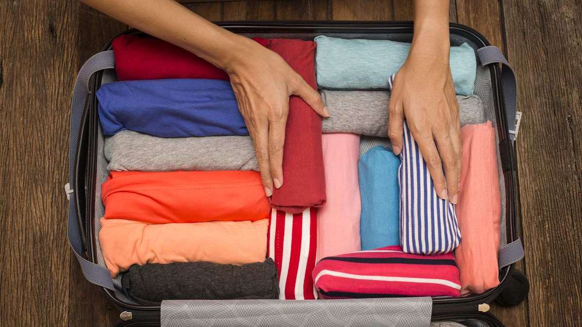 Roll Your Clothes | 10 Summer Hacks That Will Get You Through The Hottest Season | Zestradar