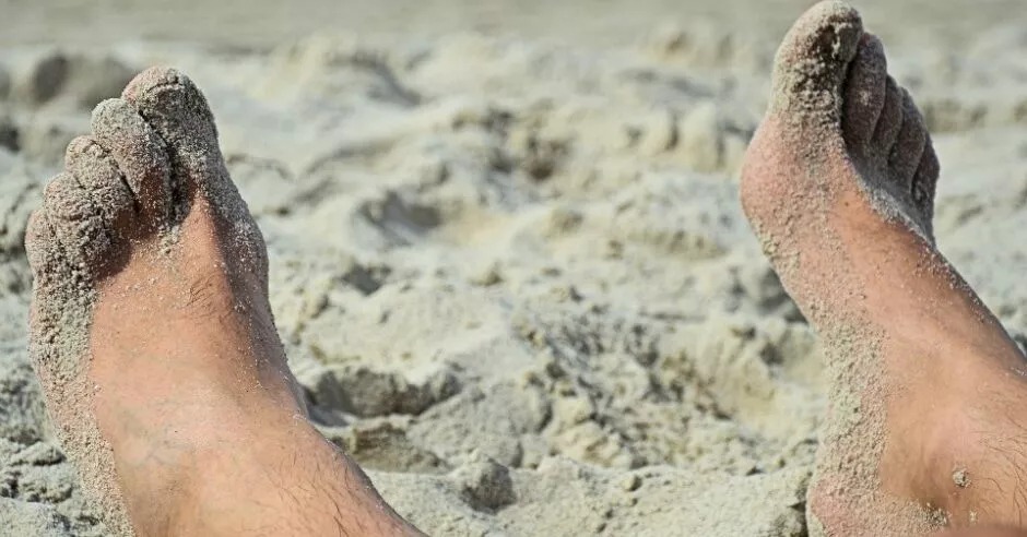 Baby Powder vs. sand  | 10 Summer Hacks That Will Get You Through The Hottest Season | Zestradar
