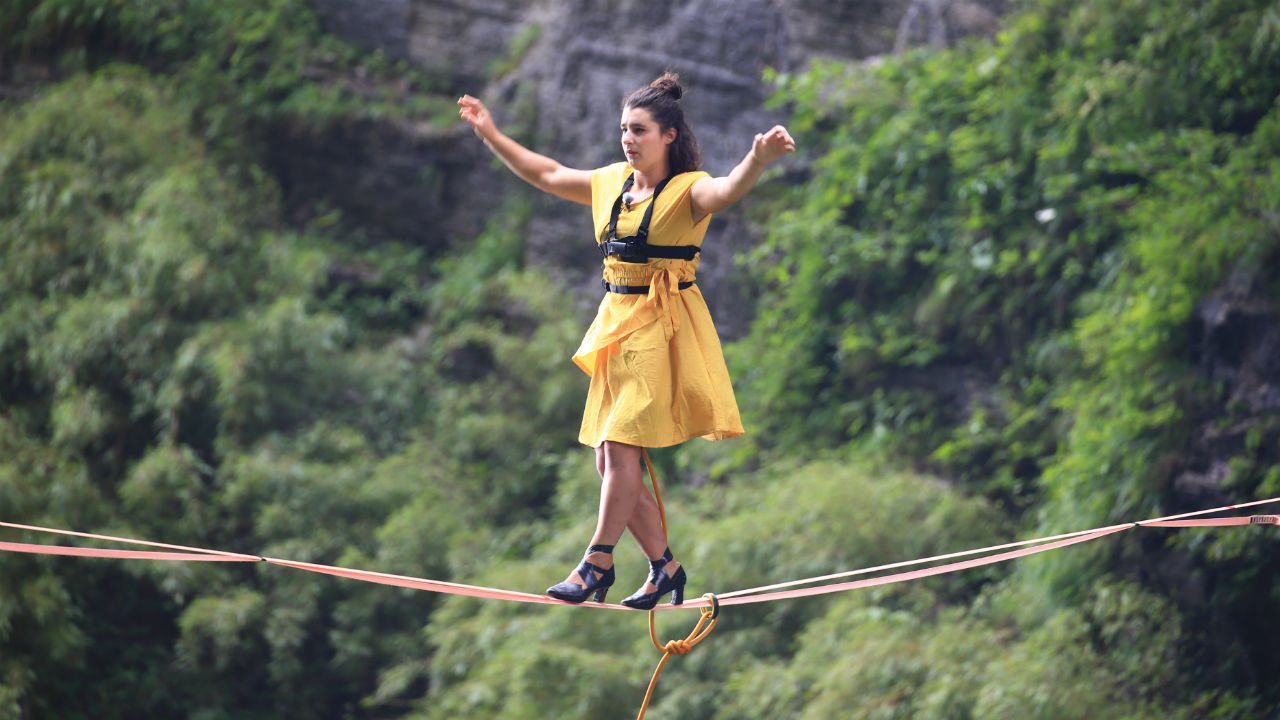 Slacklining | Looking for a Thrill? 9 Unbelievable Outdoor Activities! | Zestradar