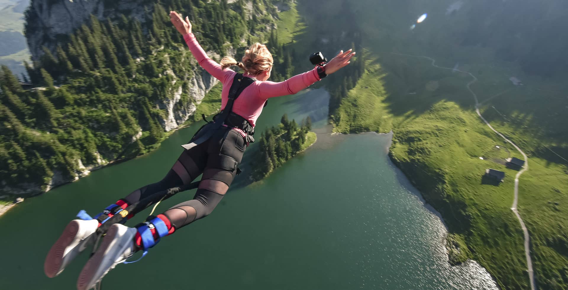 Bunjee Jumping | Looking for a Thrill? 9 Unbelievable Outdoor Activities! | Zestradar